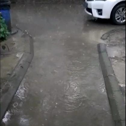 成都拉响大暴雨最新预警，全城联动应对强降雨天气